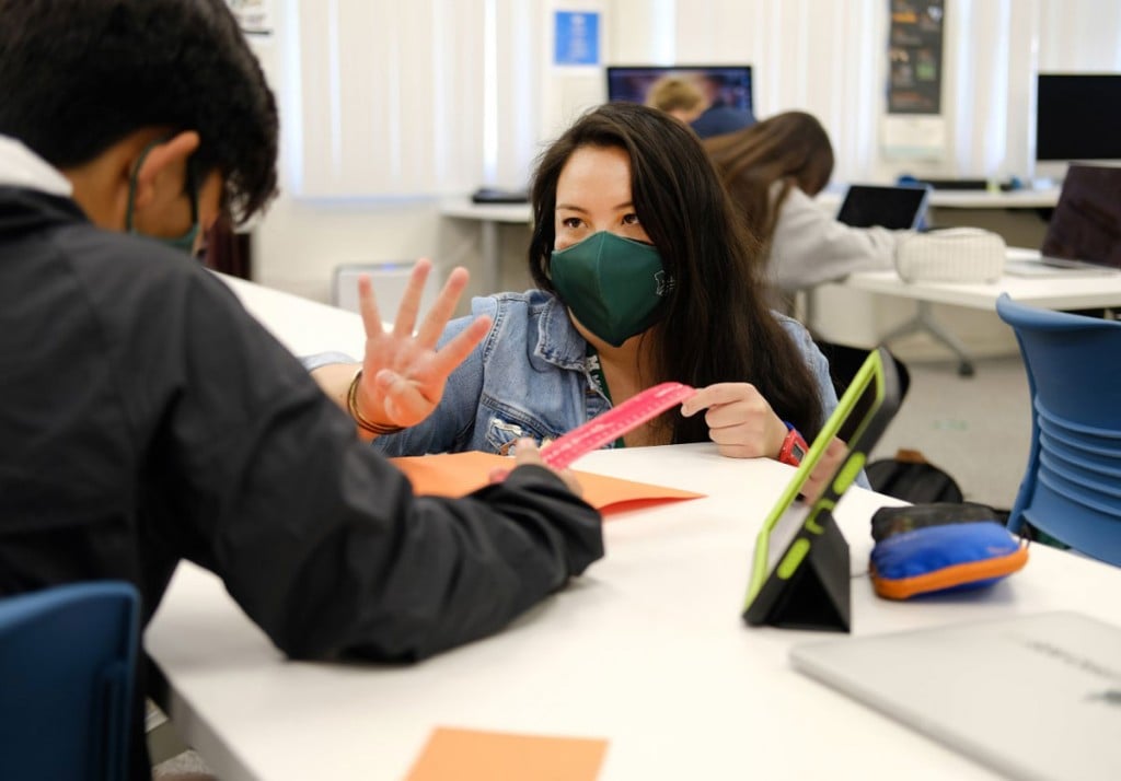 Mid Pacific Institute Students 1200