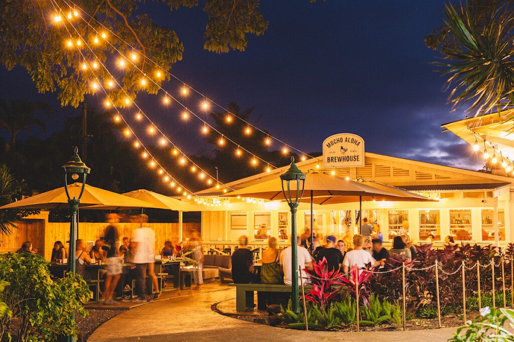 Mucho Aloha Brewhouse customers at outdoor tables