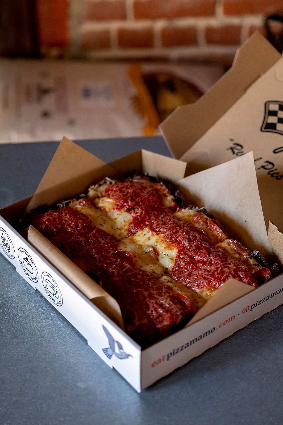 Pizza Mamo L1410830