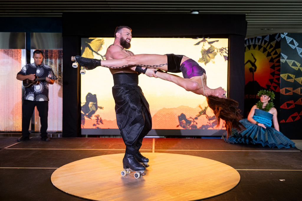 Cirque Du Soleil Skaters Pc Erik Kabik
