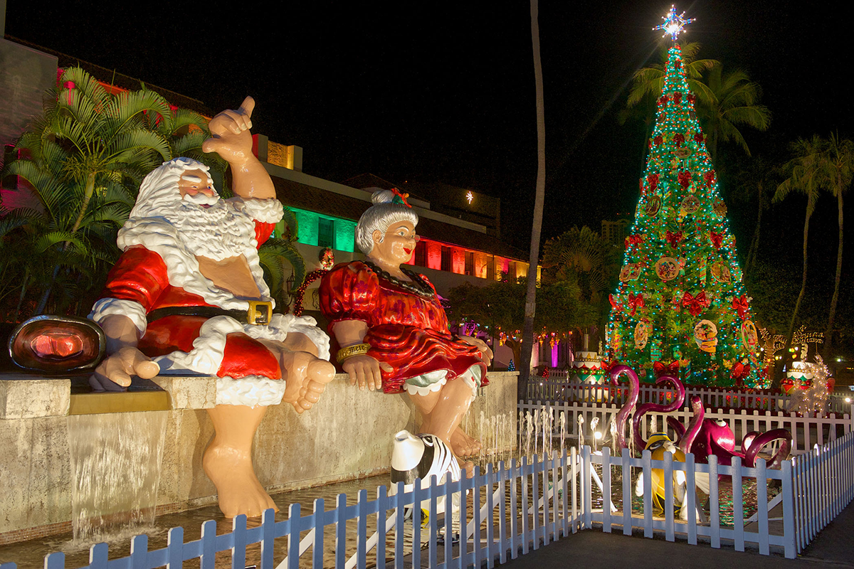 Honolulu City Lights Shaka Santa Photo Courtesy Of City And County Of Honolulu