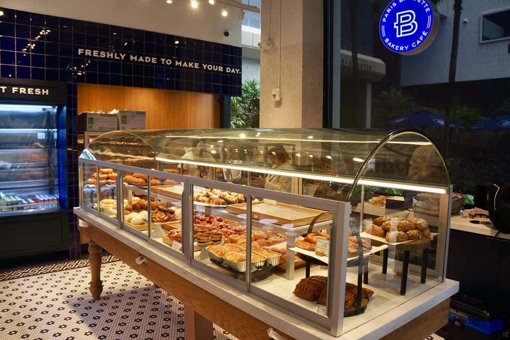 Paris Baguette Interior